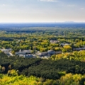 NCBJ. Na horyzoncie panorama Warszawy.