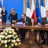 D. Verwaerde (CEA) i prof. G. Wrochna (NCBJ) podpisują porozumienie o współpracy między instytutami (fot. M. Śmiarowski KPRM)