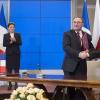 D.Verwaerde and G.Wrochna are shaking their hands (photo M. Śmiarowski, KPRM)