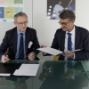 Dyrektor NCBJ Krzysztof Kurek, Dyrektor Generalny JRC Vladimir Sucha podczas podpisywania umowy, fot JRC
